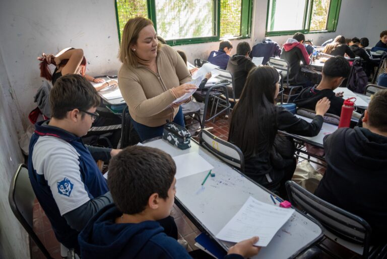 Refuerzo para la DGE: confirman el depósito de la ayuda económica para docentes y celadores de Mendoza