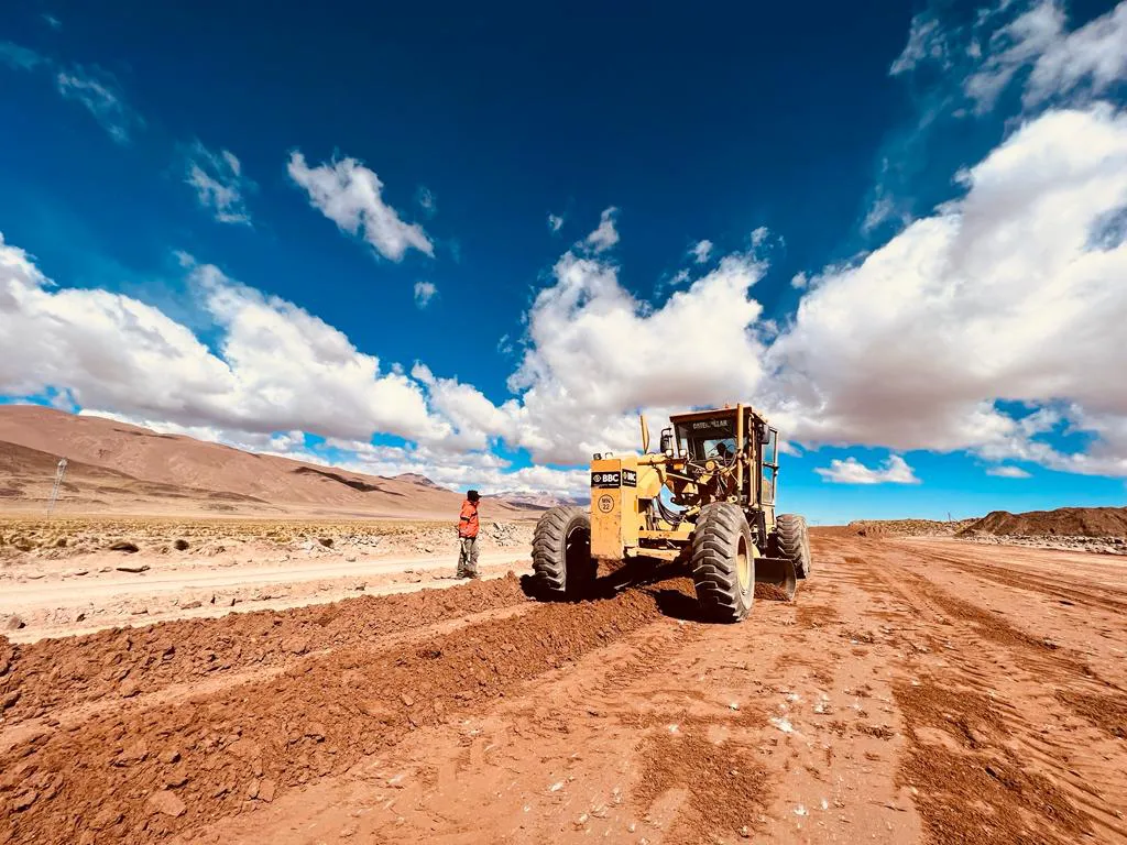 Obra clave para el desarrollo minero: avanza la pavimentación de la Ruta Nacional 51 rumbo al Paso de Sico